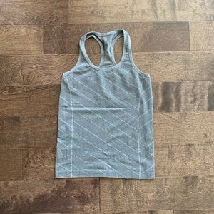 Lululemon Swiftly Speed Racerback | Size 6